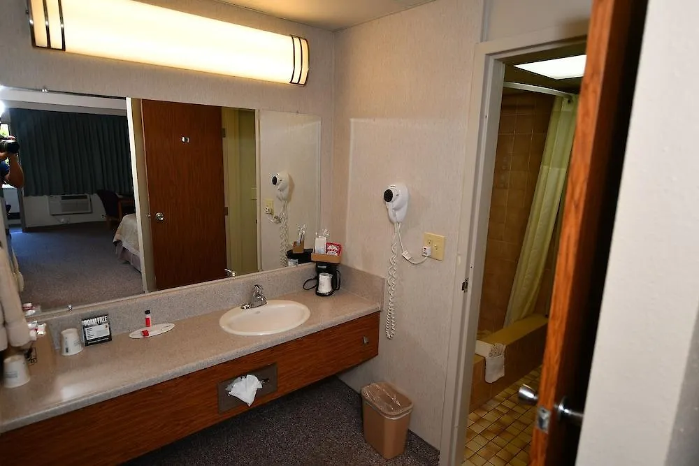 Costa Mesa Inn - Newport Beach Area